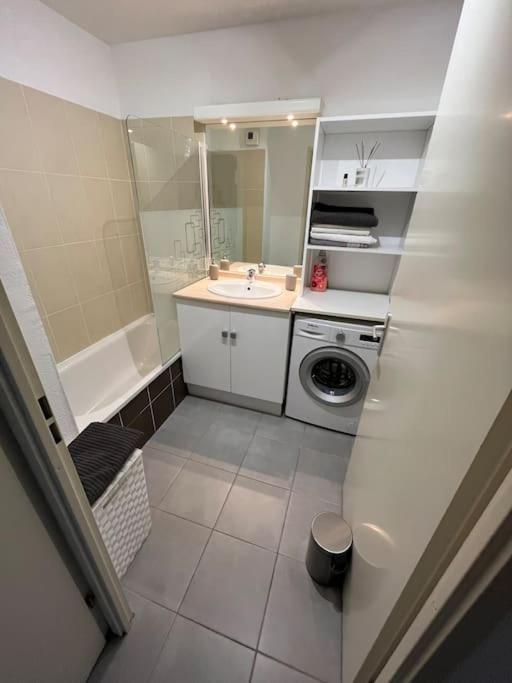 Joli appt 45 m2 avec terrasse Appartamento Lunel  Esterno foto